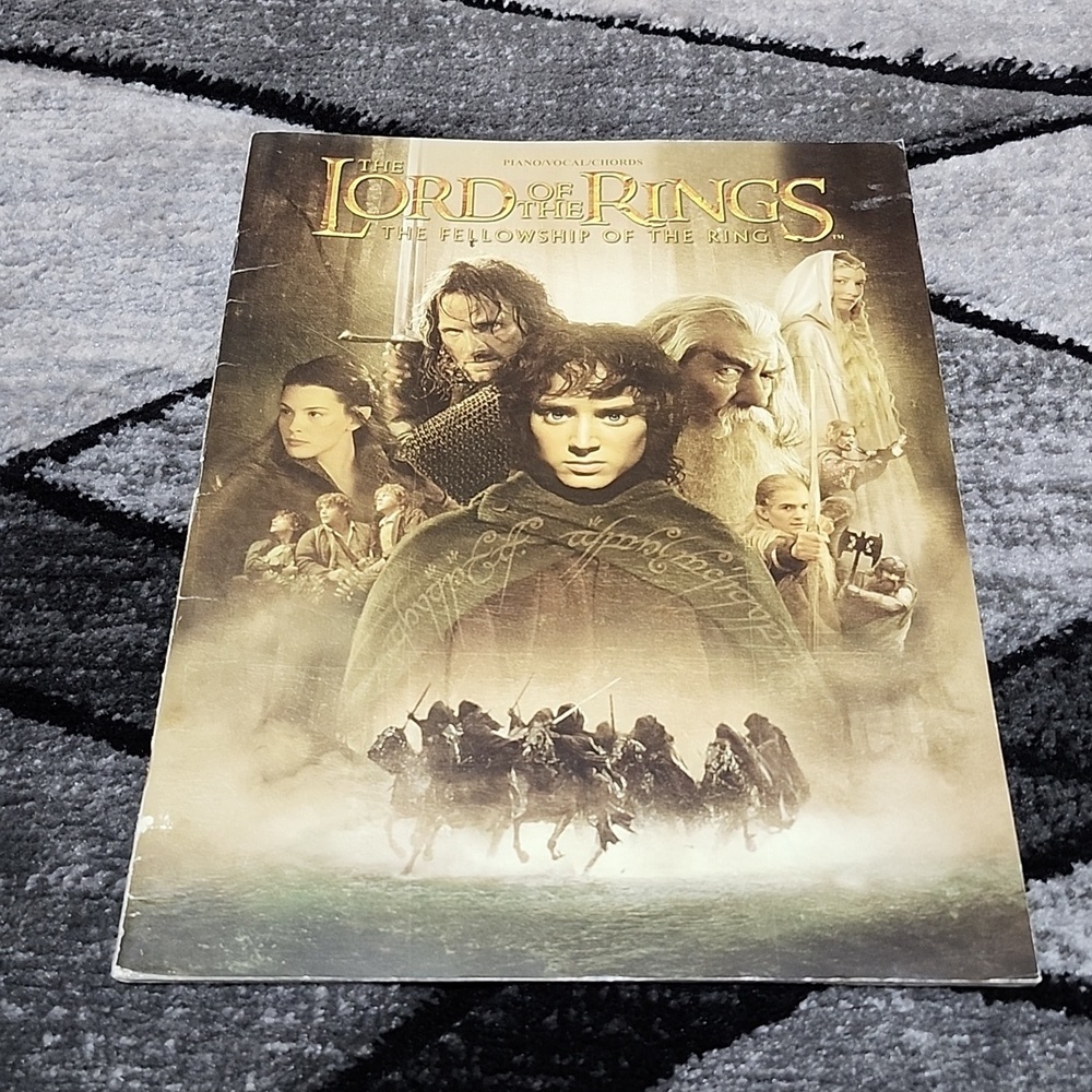 THE LORD OF THE RINGS PIANO VOCAL CHORDS THE FELLOWSHIP OF THE RINGS SHE…